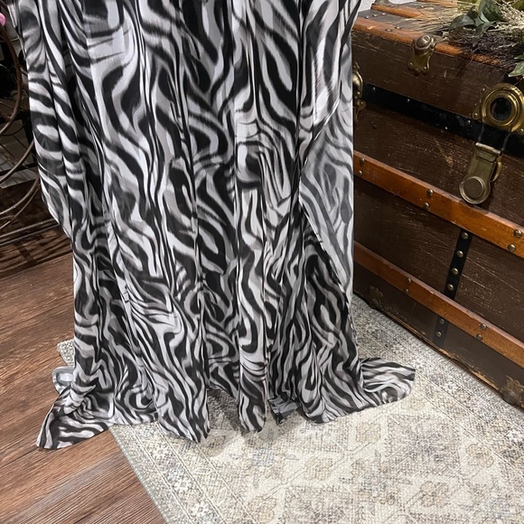 Jennifer Lopez Black and White Zebra print Maxi Dress Size L - Picture 7 of 16